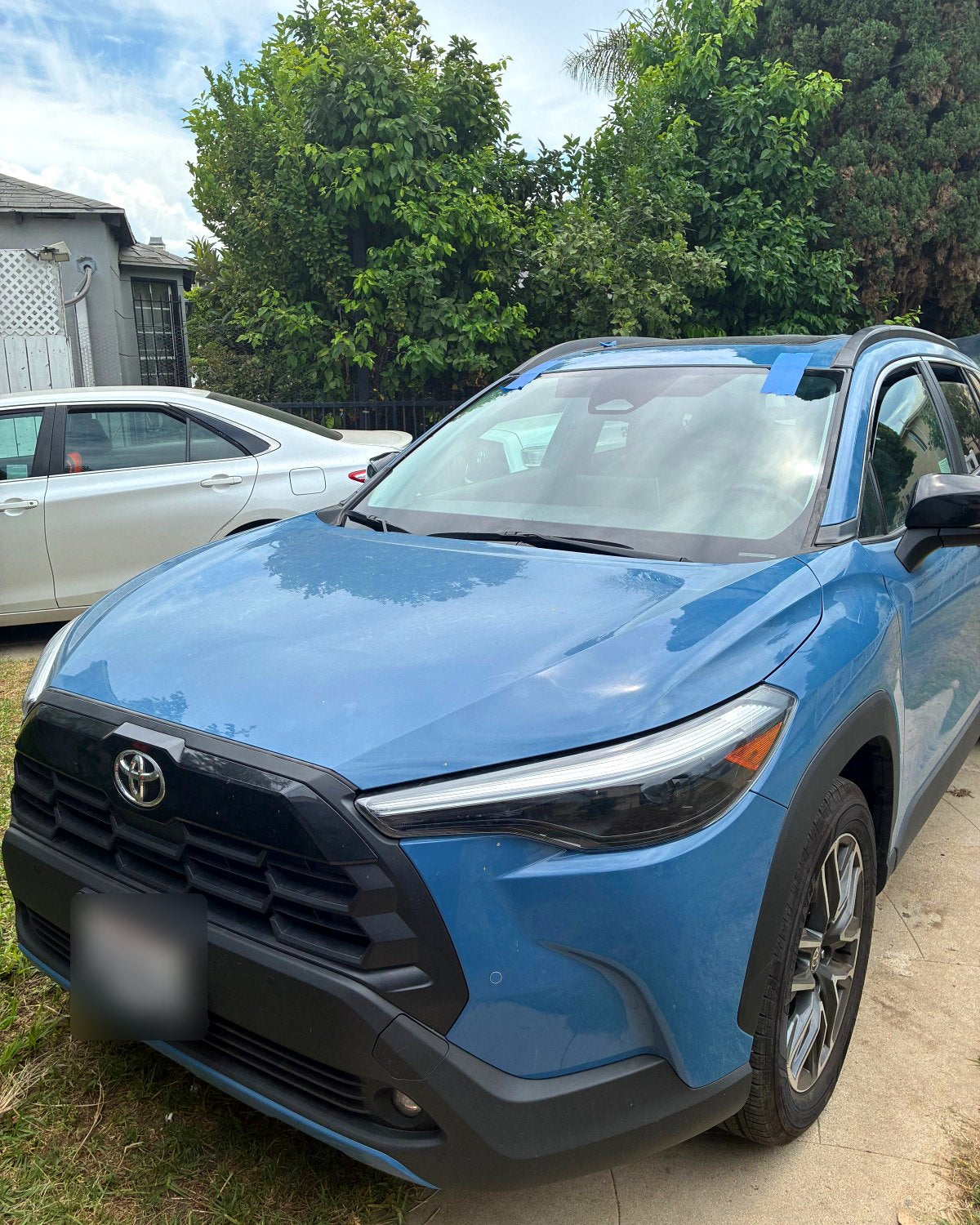 Mobile windshield replacement on a Toyota Corolla Cross in Los Angeles
