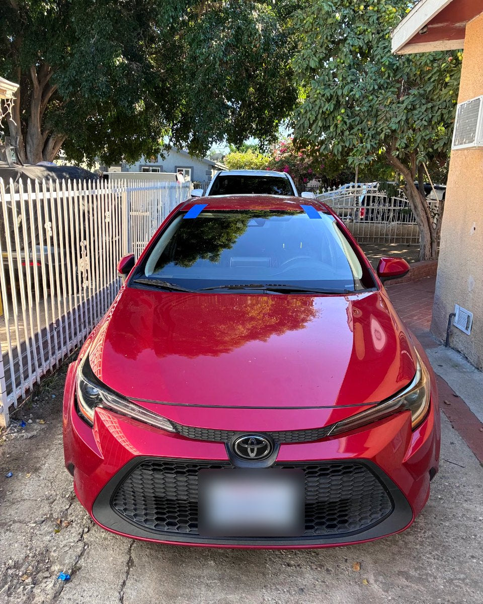 Windshield replacement on a Toyota Corolla in Los Angeles